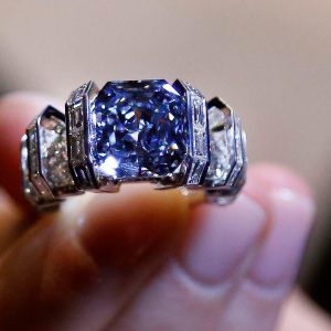 Diamond Fancy Vivid Blue (Italy)