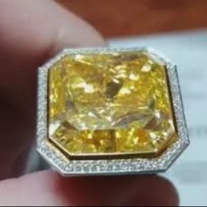 YELLOW DIAMOND RING 54.04 CARATS YELLOW DIAMOND RING 54.04 CARATS
