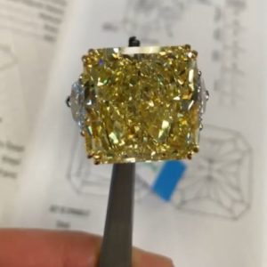 BRILLIANT SQUARE DIAMOND