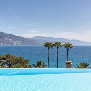 STUNNING VILLA ON THE EAST SIDE OF THE CAP MARTIN《FRANCE》