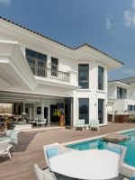 Sensational Beach Villa on the Palm With Sea Views